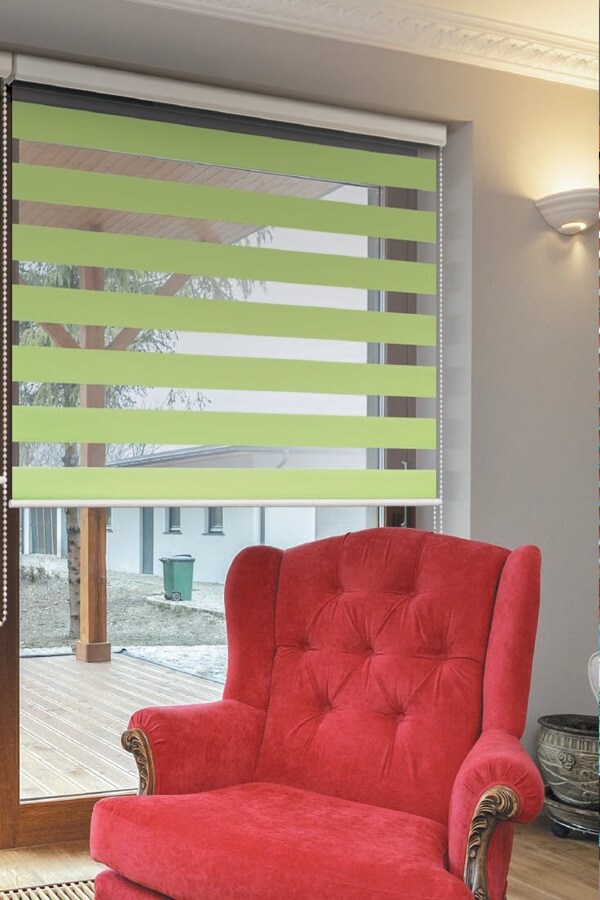 Modern office blinds installed by FIZONE OFFICE SYSTEM for light control and privacy